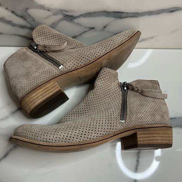 Dolce Vita | Women's Minimalist Gray Laser Cut Perforated Round Toe Boots Sz 8 - Picture 5 of 7